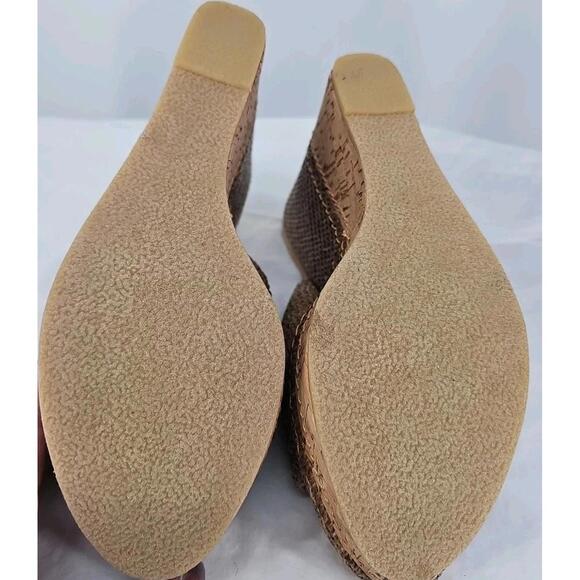 Very Volatile Hampton Wedge 10 Raffia And Cork Heel Platform Brown  5” High
